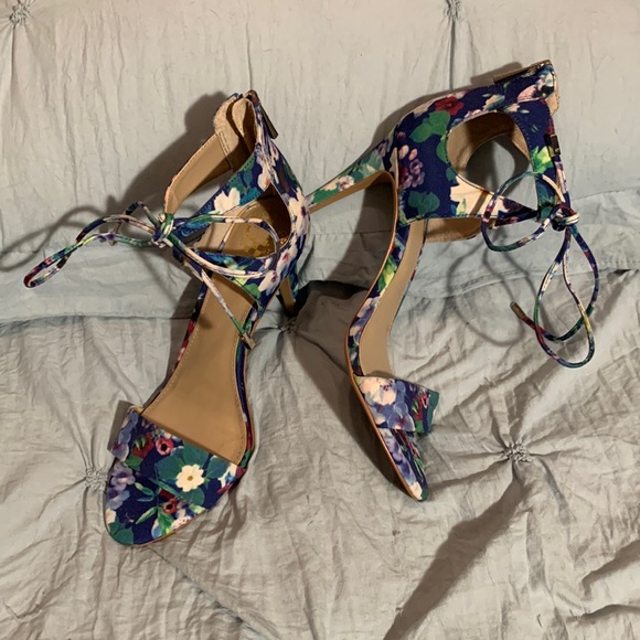 NEW Vince Camuto Celia Heels🔥 - Picture 2 of 10